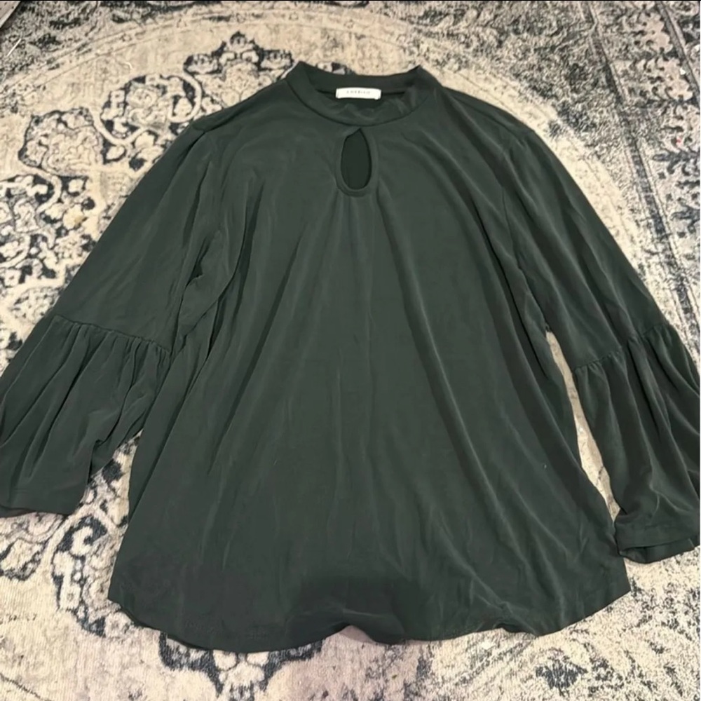 green flowy top